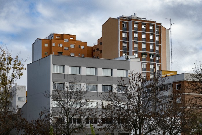 fotografia edificio paseo castellana ventanas hogares arquitectura paisaje urbano siuacionismo psicogeografia antonio beltran